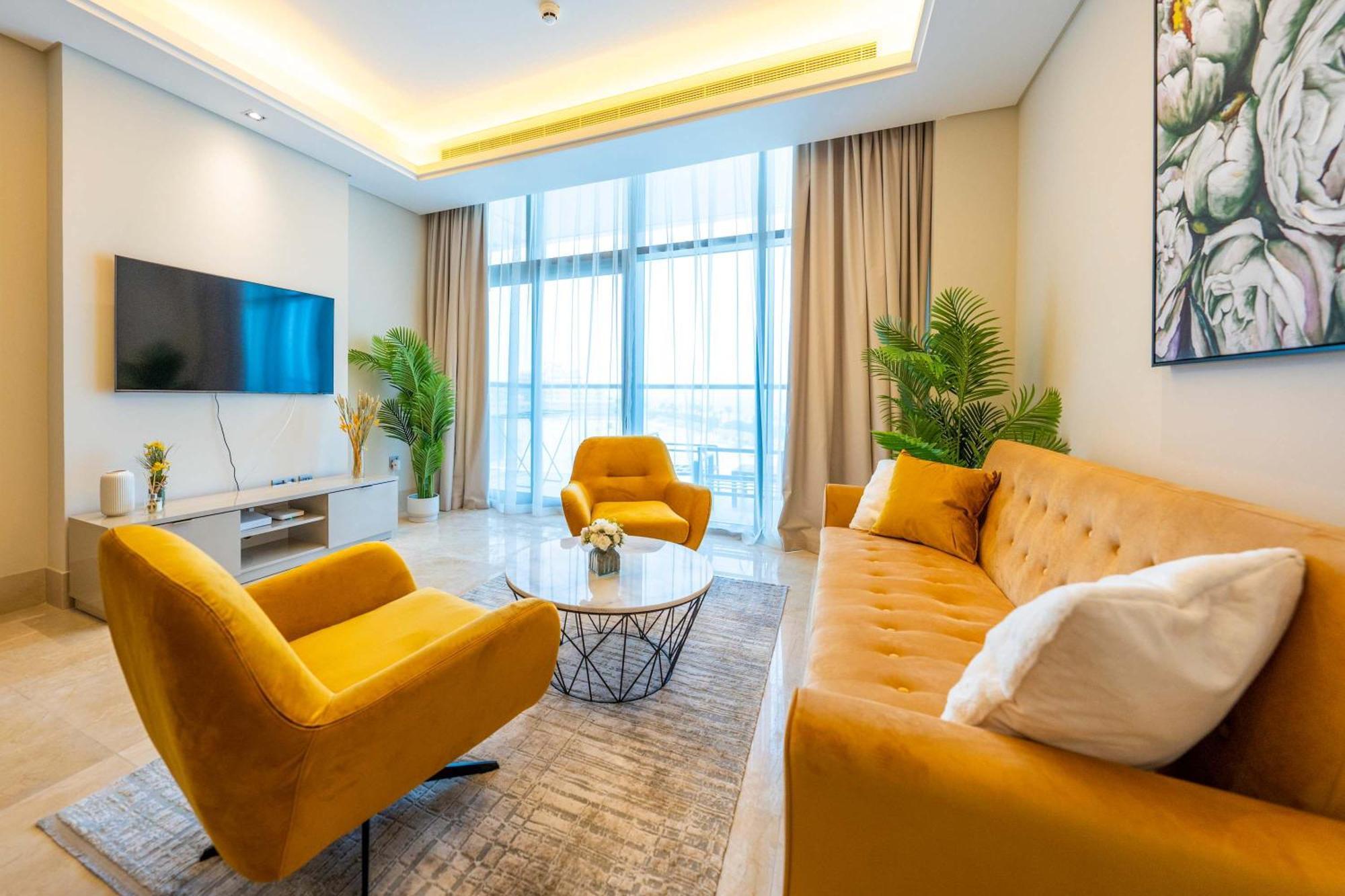 Spacious Beachfront 2 Bedroom Apartment - The 8 Дубай Екстериор снимка