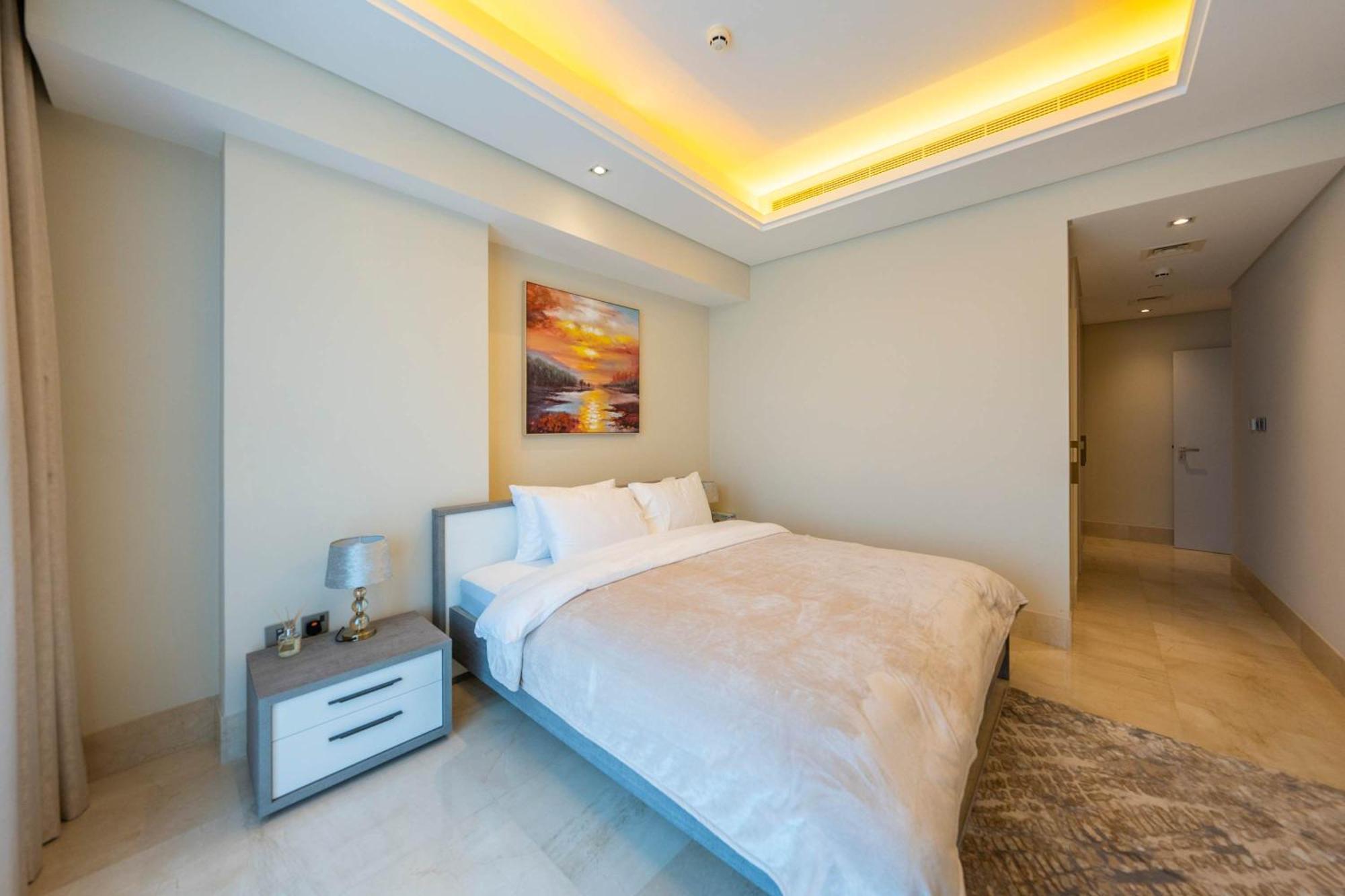 Spacious Beachfront 2 Bedroom Apartment - The 8 Дубай Екстериор снимка