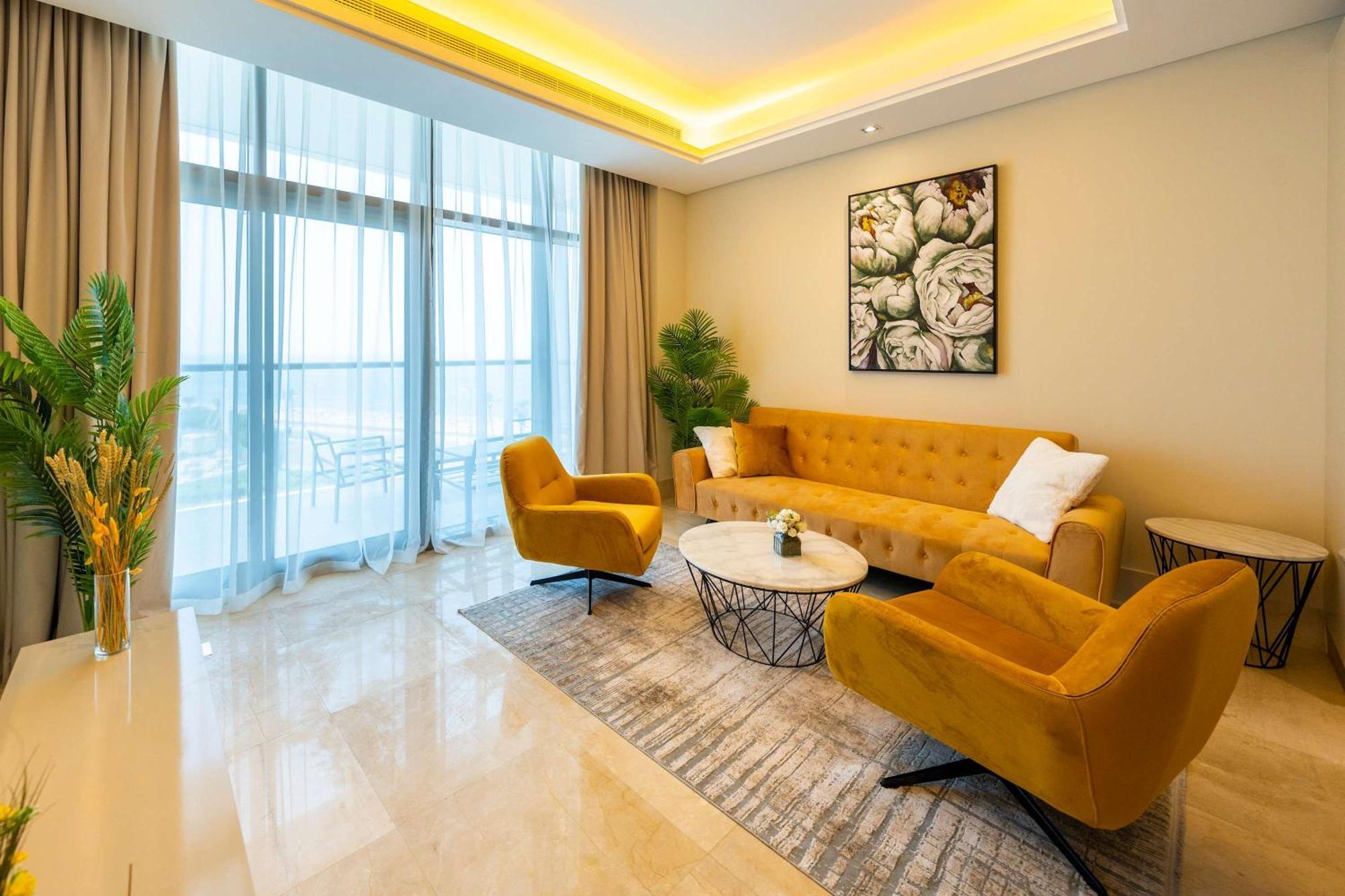 Spacious Beachfront 2 Bedroom Apartment - The 8 Дубай Екстериор снимка