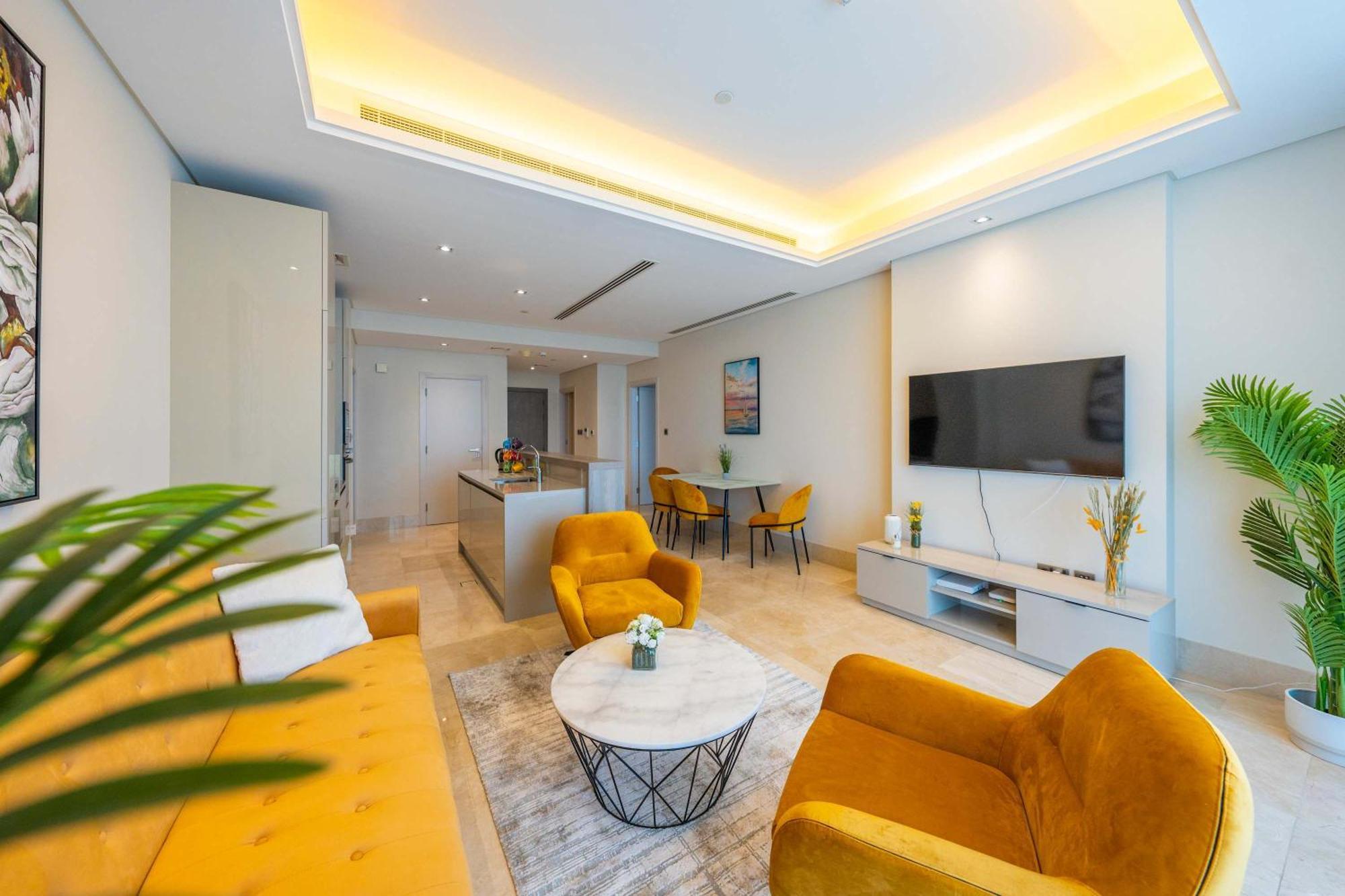 Spacious Beachfront 2 Bedroom Apartment - The 8 Дубай Екстериор снимка
